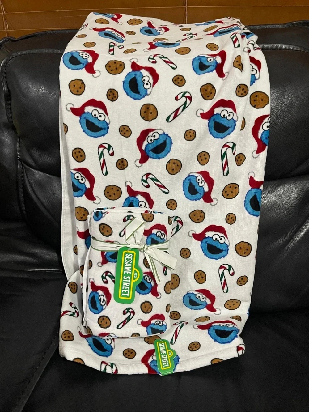 Christmas Sesame Street Cookie Monster Bath Towel